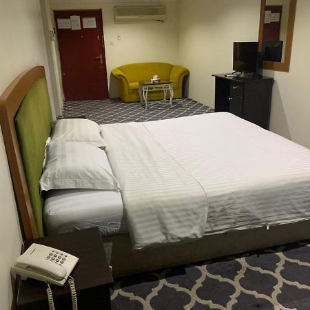 Al Aziziyah Hotel and suites Khamis Mushait Buitenkant foto