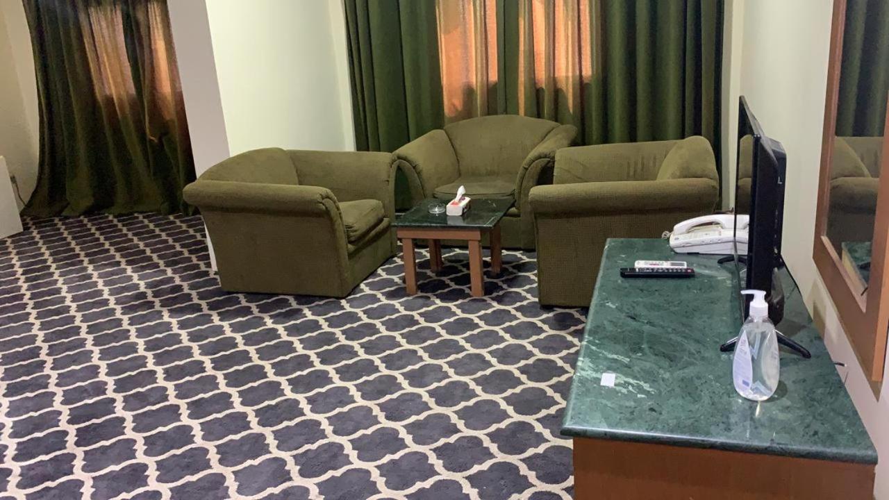 Al Aziziyah Hotel and suites Khamis Mushait Buitenkant foto