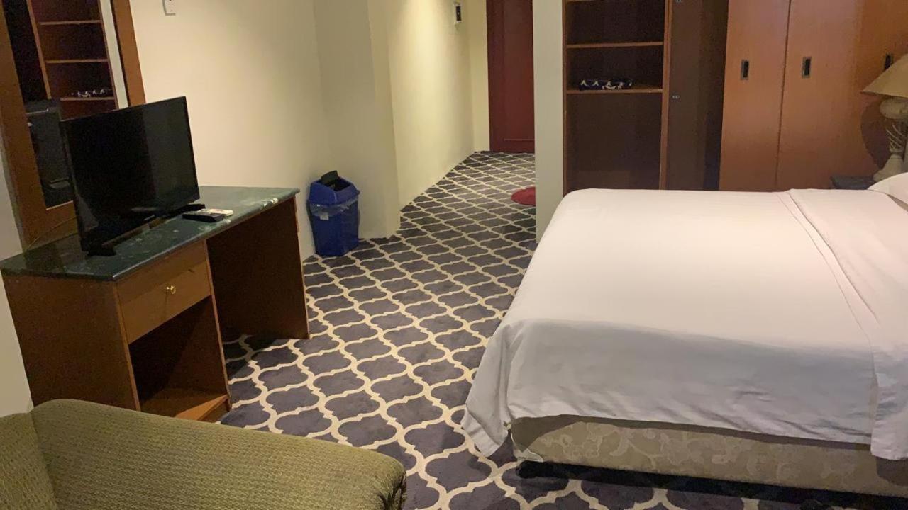 Al Aziziyah Hotel and suites Khamis Mushait Buitenkant foto