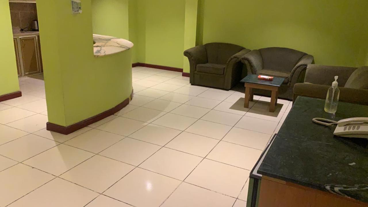 Al Aziziyah Hotel and suites Khamis Mushait Buitenkant foto