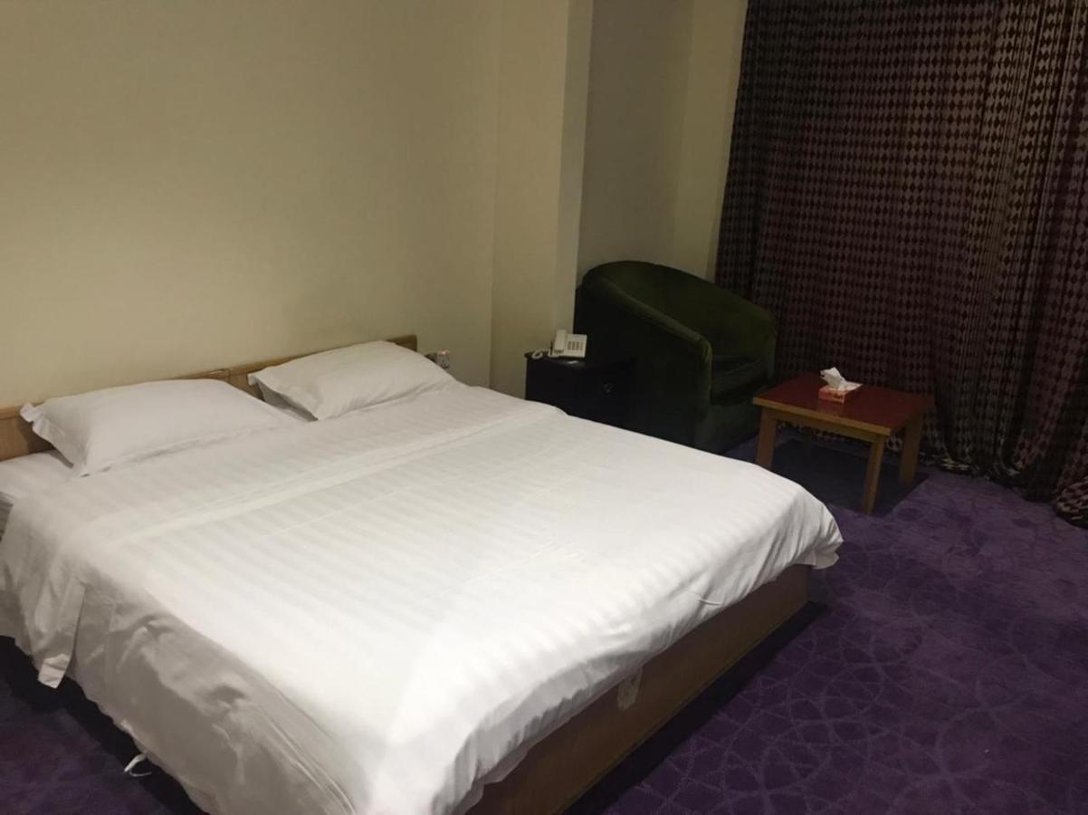 Al Aziziyah Hotel and suites Khamis Mushait Buitenkant foto