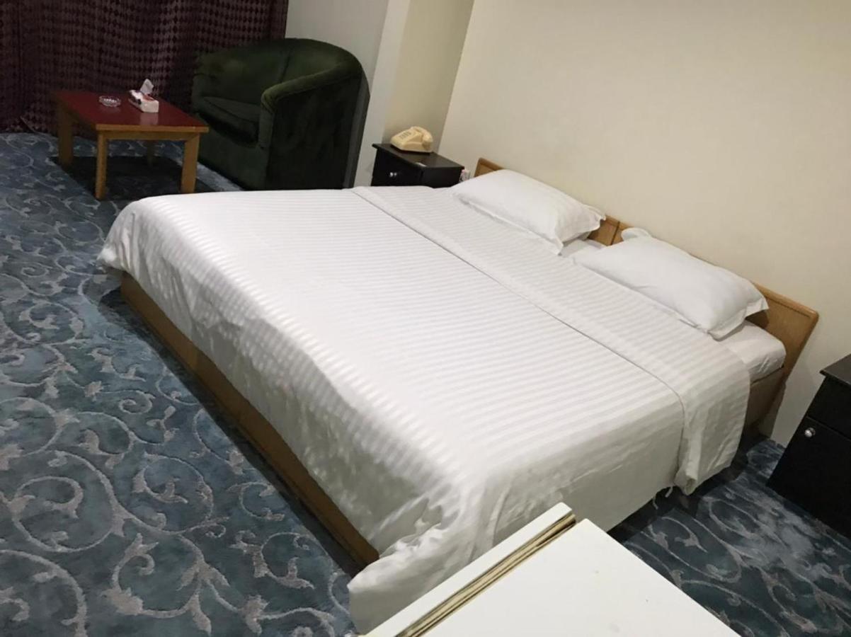 Al Aziziyah Hotel and suites Khamis Mushait Buitenkant foto