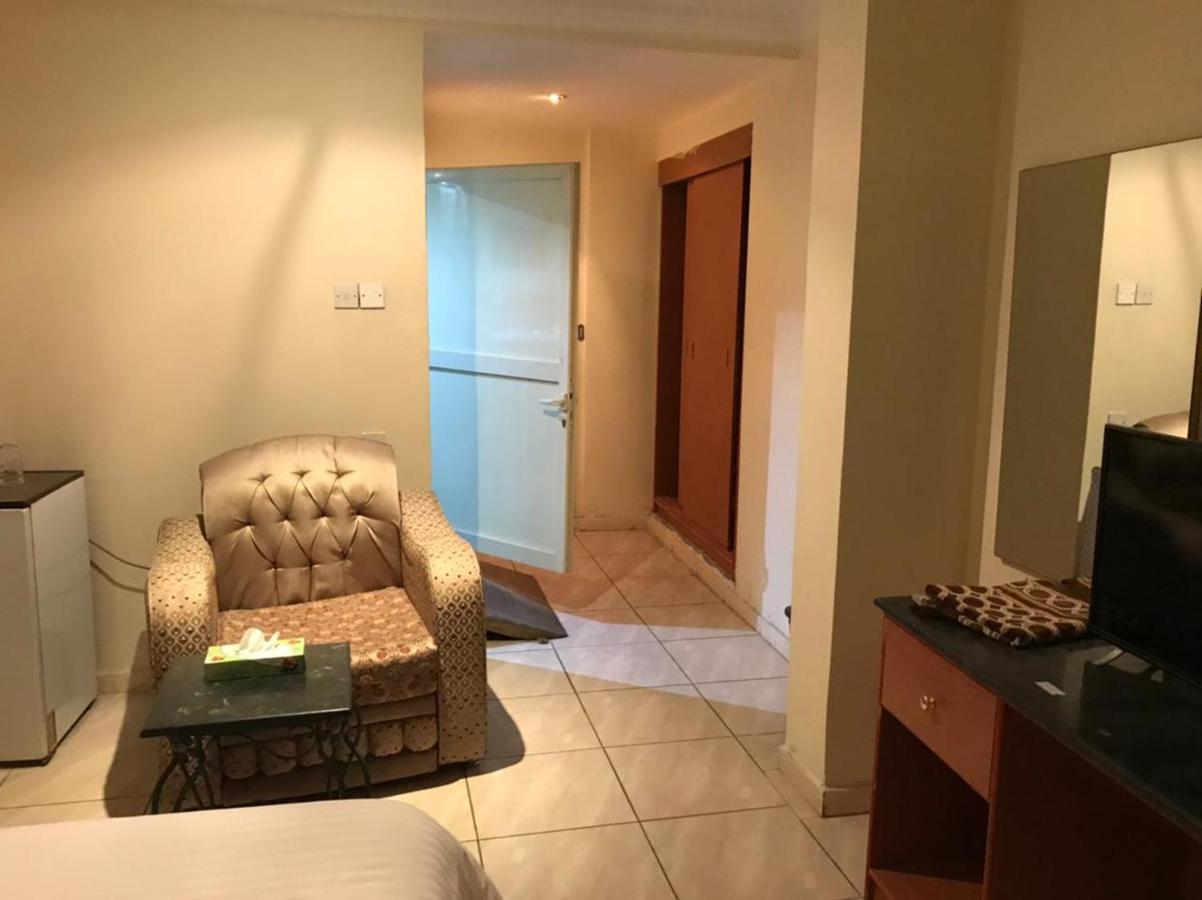 Al Aziziyah Hotel and suites Khamis Mushait Buitenkant foto