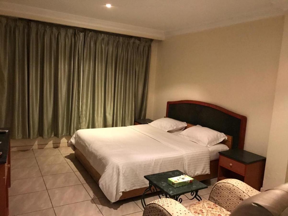 Al Aziziyah Hotel and suites Khamis Mushait Buitenkant foto