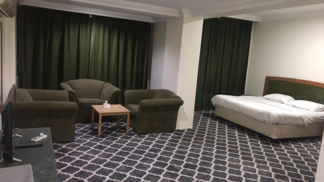 Al Aziziyah Hotel and suites Khamis Mushait Buitenkant foto