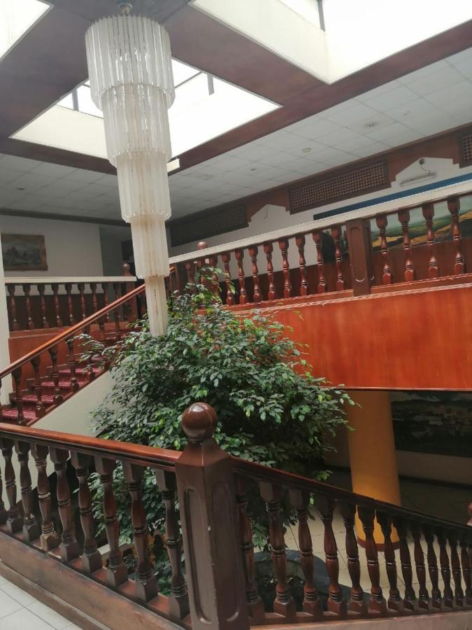 Al Aziziyah Hotel and suites Khamis Mushait Buitenkant foto