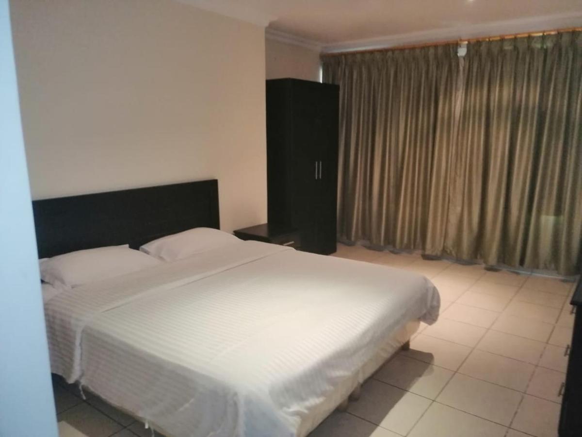 Al Aziziyah Hotel and suites Khamis Mushait Buitenkant foto