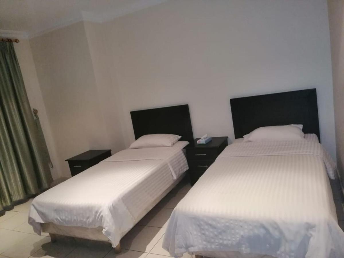 Al Aziziyah Hotel and suites Khamis Mushait Buitenkant foto