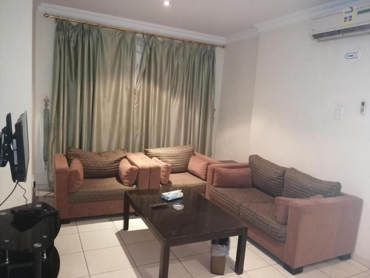 Al Aziziyah Hotel and suites Khamis Mushait Buitenkant foto