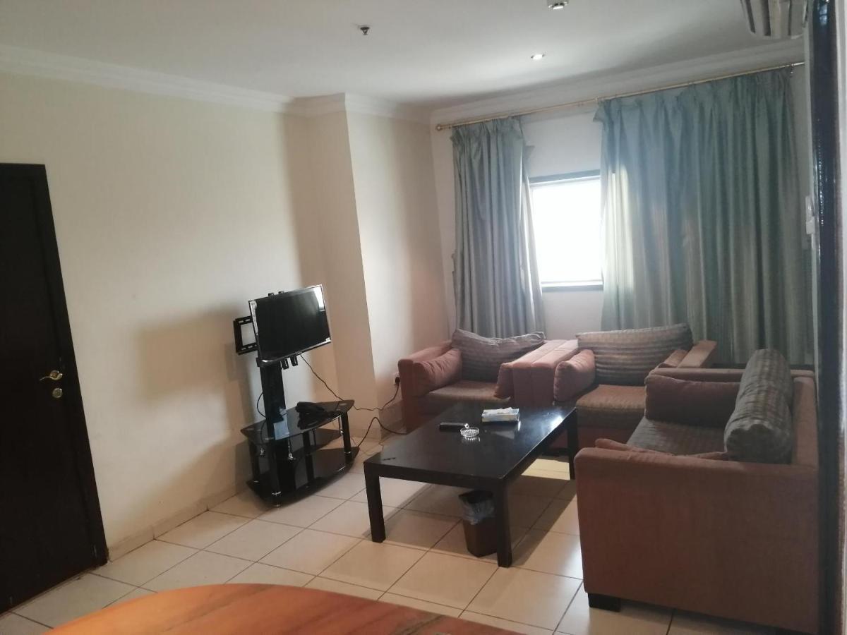 Al Aziziyah Hotel and suites Khamis Mushait Buitenkant foto