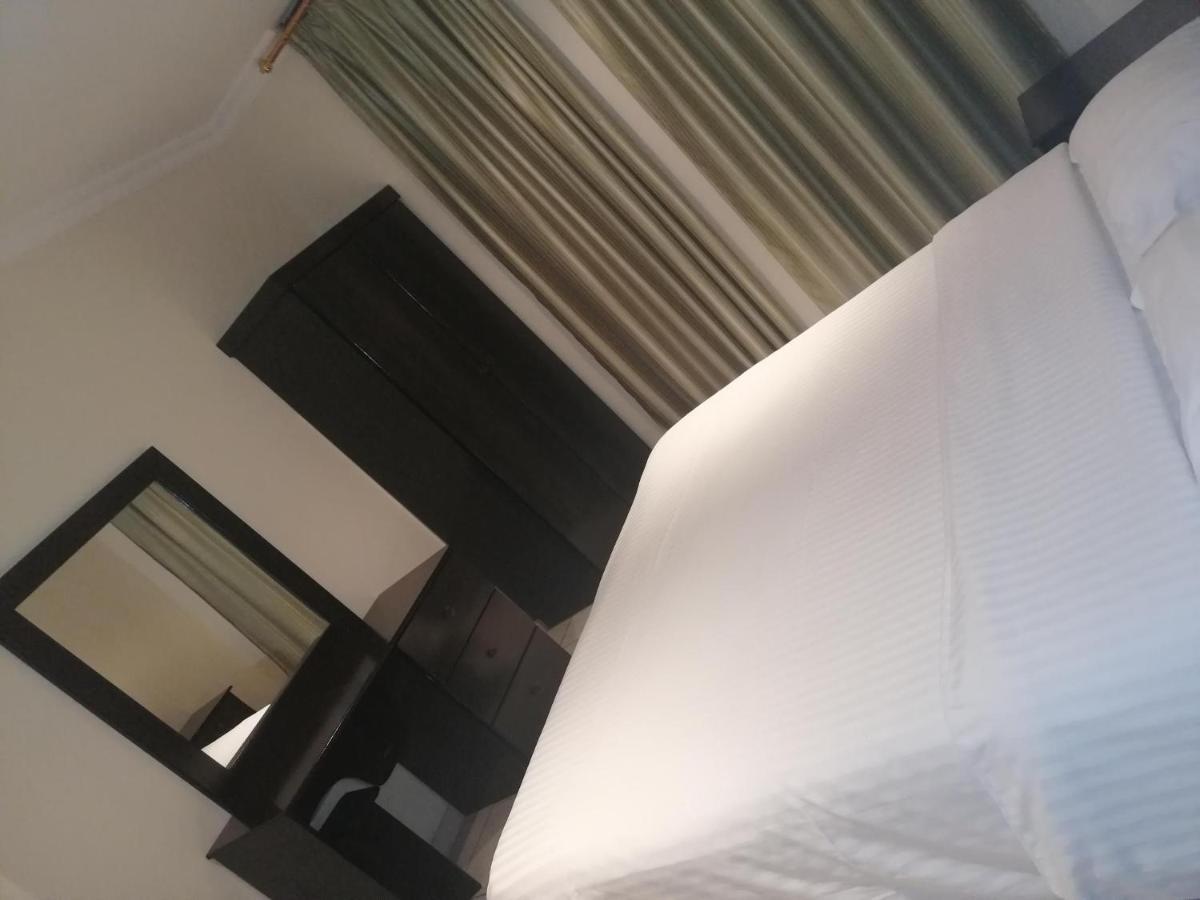 Al Aziziyah Hotel and suites Khamis Mushait Buitenkant foto