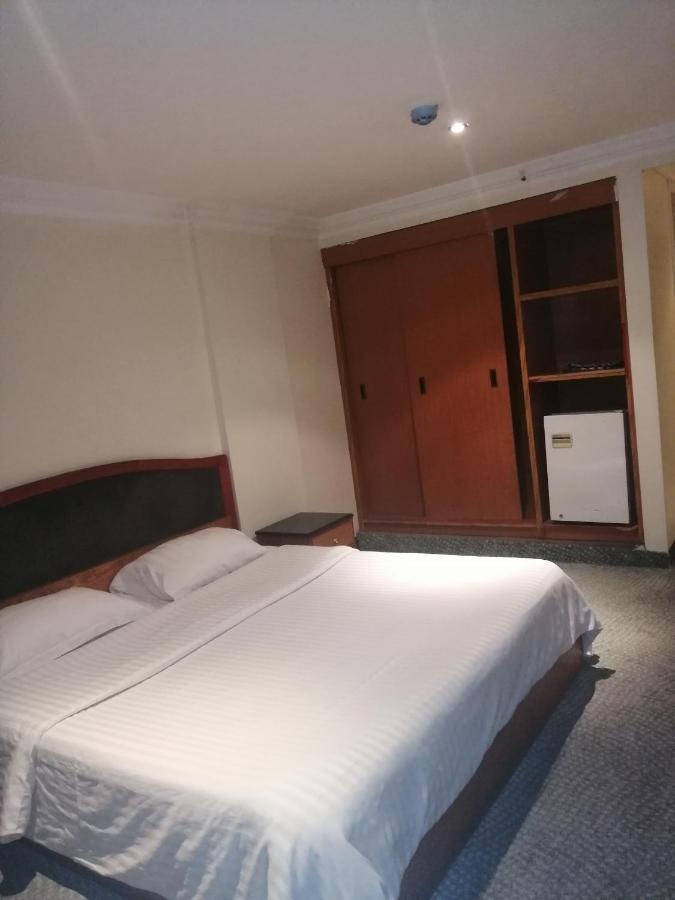 Al Aziziyah Hotel and suites Khamis Mushait Buitenkant foto